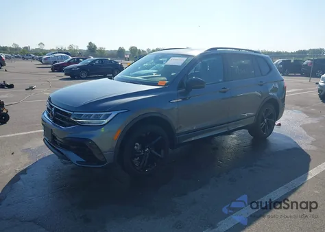 2023 Volkswagen Tiguan 2.0T Se R-Line Black z USA, uszkodzony, nr VIN 3VV8B7AXXPM013798